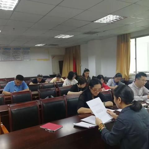 机关第一党支部召开支部书记述职会议