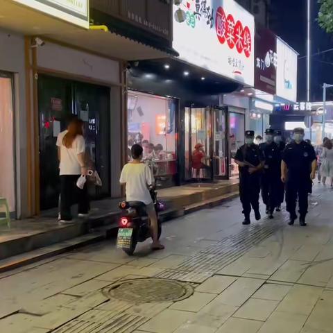 忠诚铸警魂·夜巡保平安——周口巡特警支队积极开展夏季夜巡工作