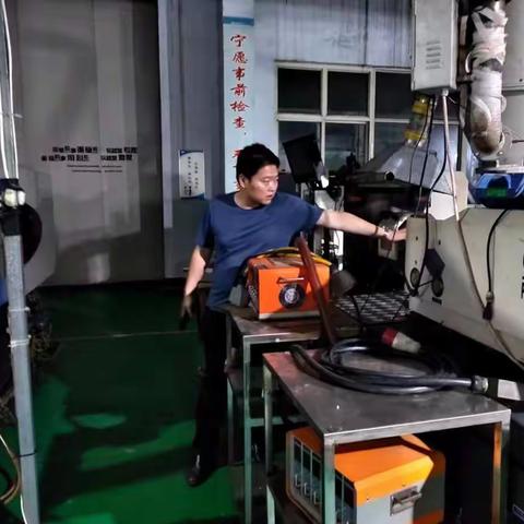 科级干部带队夜查，龙岗街道积极应对空气污染过程