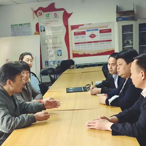 主动上门服务    积极为民解忧
