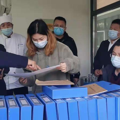 市复审办餐饮食品安全检查组对周至县、经开区餐饮单位食品安全进行督导检查