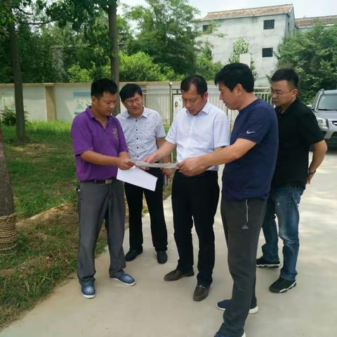 区教育局副局长吴杰到洋北小学检查工作