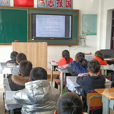 腾鳌温泉中心小学“宪法晨读”活动剪影