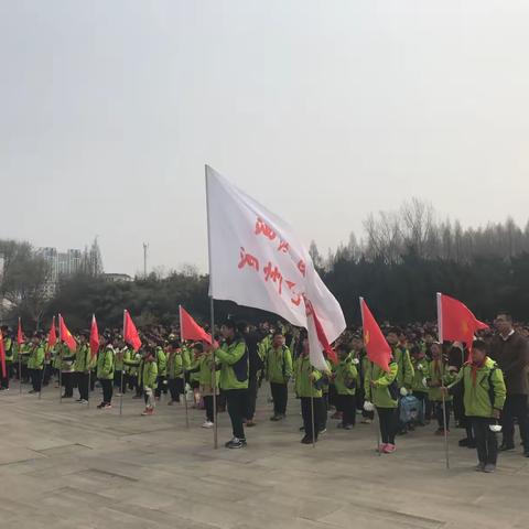 感恩之旅---2017年泗州学校祭扫烈士剪影