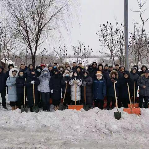 在职党员进社区 志愿服务暖人心