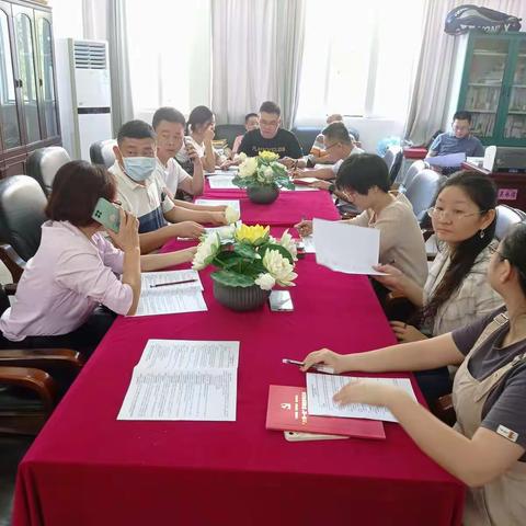 深入学习贯彻党的二十大精神 以工作实效践行二十大精神——海口四中第三党支部学习党的二十大报告会议纪实