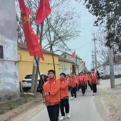 清明时节忆先烈，感恩不忘砺前行——双桥镇中街小学扫墓活动纪实