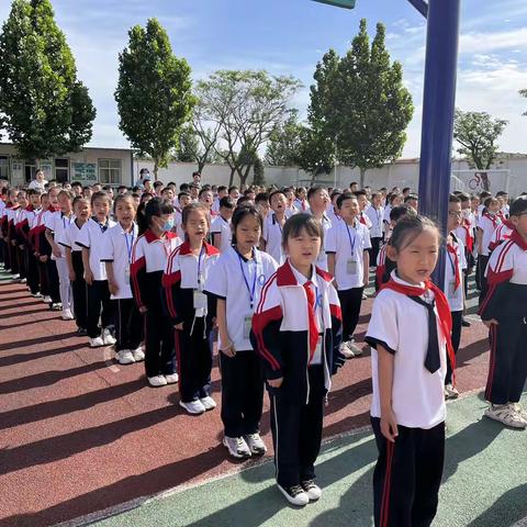 关爱学生 幸福成长———《荀子·劝学》千名师生齐吟诵活动