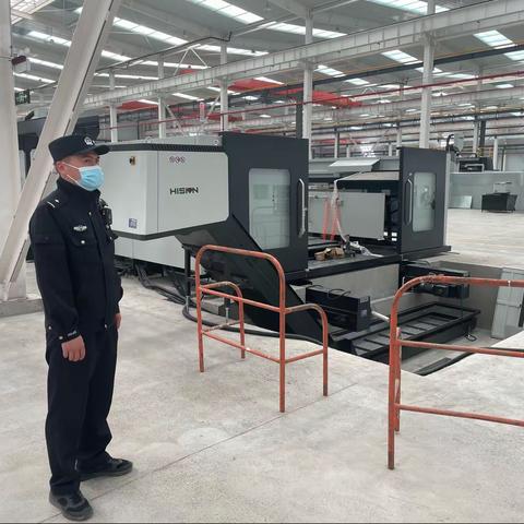 公安阎良北屯派出所在生产企业开展安全生产检查