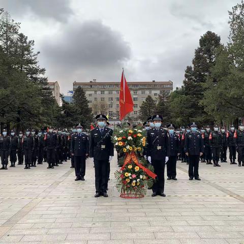 弘扬英烈精神   凝聚奋进力量—— 巡特警支队党总支组织清明祭扫活动