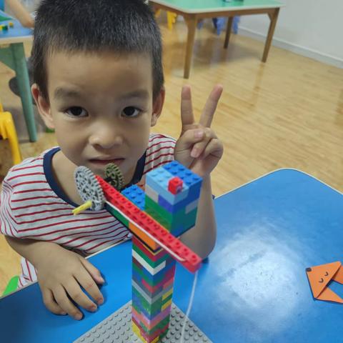 2022春季阳光森迪幼儿园创意搭建第十二课——塔吊机
