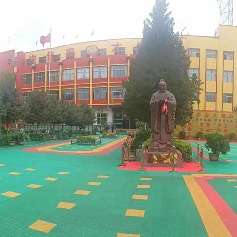 观摩课堂勤研习    汇报心得促提升