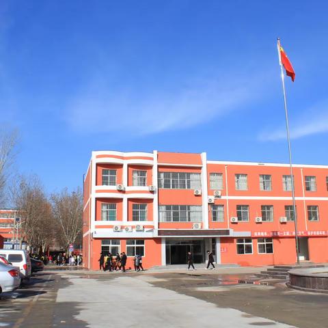 梁山县职业中专2021-2022学年度拔河比赛