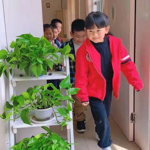 现代名人花园幼儿园大三班第十二周宝贝成长记录