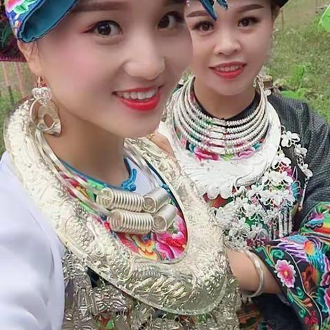 排碧板栗村——苗族姑娘服饰也时尚！