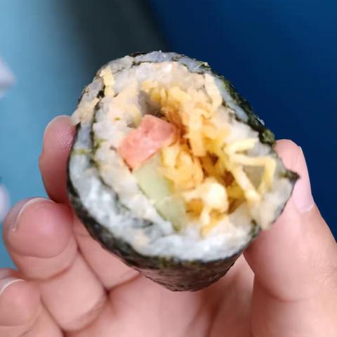 俯身劳动创造   感受美好生活