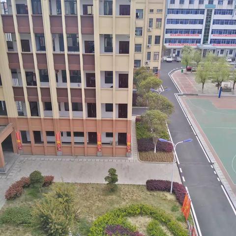 回母校