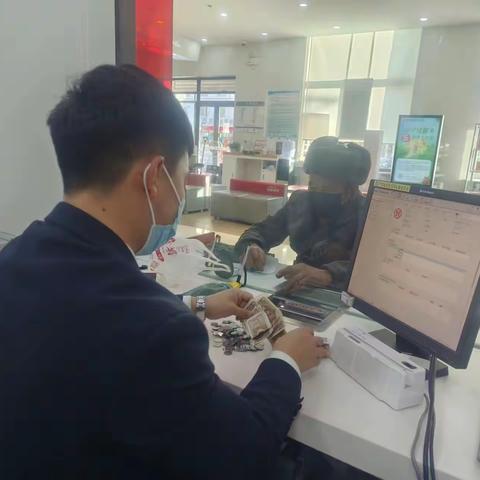 工行莫旗支行典型服务案例 用心服务做有温度的银行！