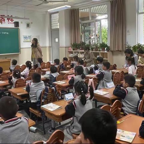 【灵美龙小·龙岸教研】德法花绽放 教研促成长——龙岸校区道德与法治校本教研系列活动（二）