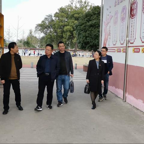 党建提质增效：赣州市教育局二级调研员张卫民同志莅临龙南市临塘学校开展领导干部“五带头”活动