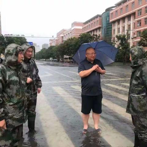 风雨无情人有情—郾城区住建局积极组织开展防汛排涝应急工作