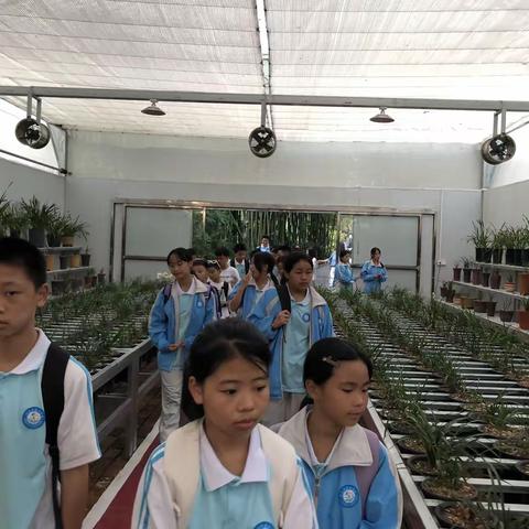 2023年10月18日，亚木沟和寨沙侗寨喜迎铜仁市第四中学七年级（4班）学生开展研学旅行活动