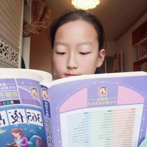 盛小学三年六班张腾悦阅读日期6月25日：参与人员张腾悦妈妈、张腾悦：阅读书籍：孔雀和乌鸦