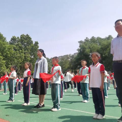 潘南小学进行1年级新生入队活动