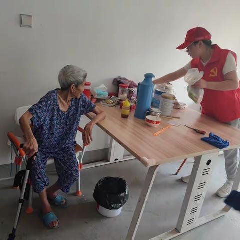 志愿服务进社区 居家养老暖人心