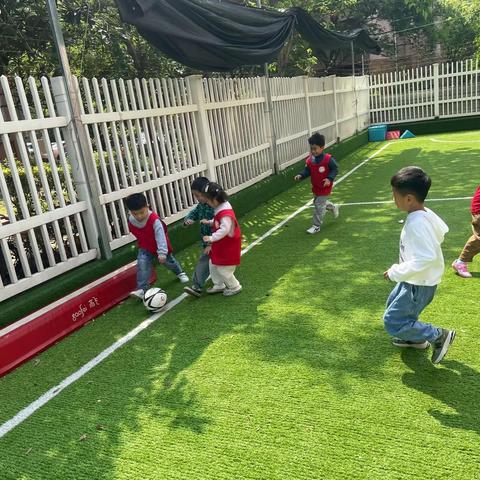 华美风景园中班足球⚽️启蒙课