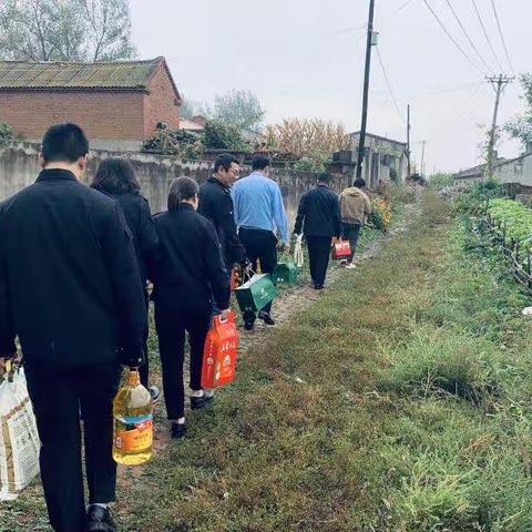 志愿服务送温暖  自愿捐款献爱心