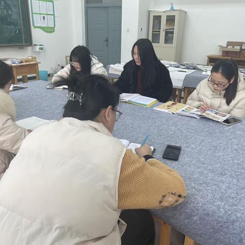 追求目标，坚持不懈——记菏泽市实验中学人民南路校区，初一美术组第三次集体教研活动