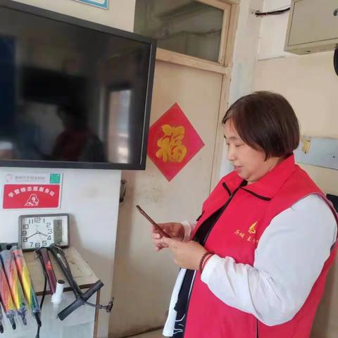 【祥和东周，服务为先】检查商铺门前五包情况
