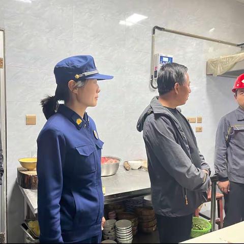 千阳大队联合镇消防所对一般单位开展五一节前消防安全检查