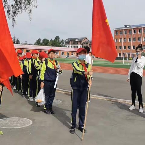 重走英雄路 爱国情满怀 ——池西一小师生参观老黑河爱国主义教育基地活动纪实