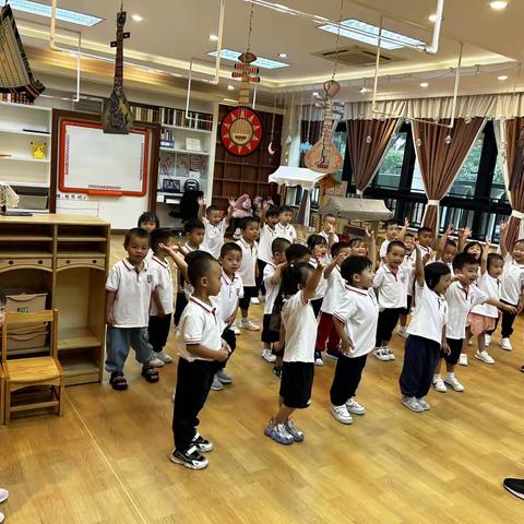 宝贝上学🎒的第四天—玩转篮球🏀