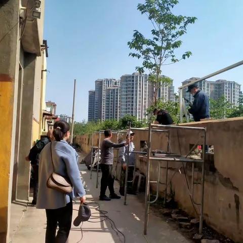 危墙修缮解民忧     共建共享凝动力