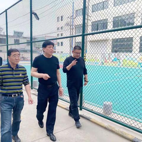 滨湖区“两会”调研社区医养融合管理模式