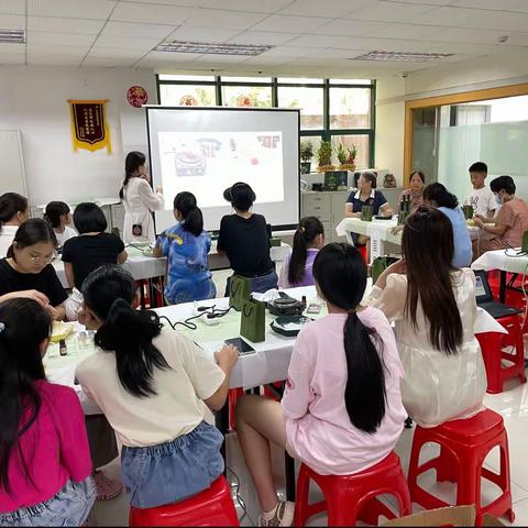 【民生微实事】田面社区开展“芳华悦己，向美而生”口红手工制作活动