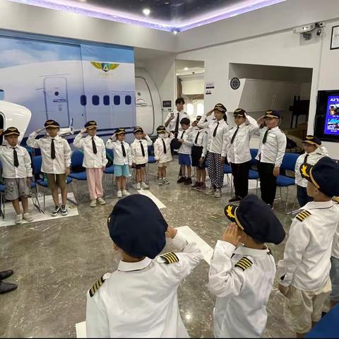 “筑梦蓝天，探索飞行”——田面社区开展青少年航空科普体验活动