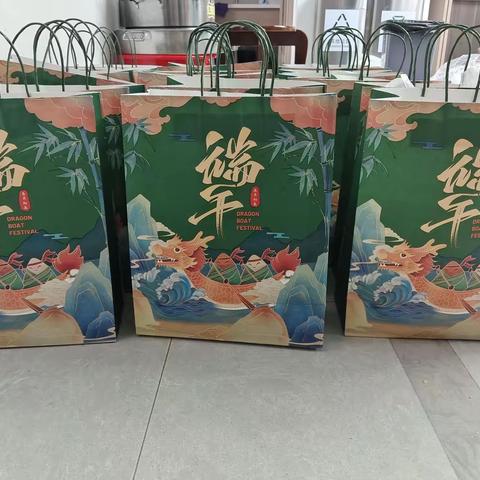 “迎端午·包粽子·祝安康”探访关爱服务