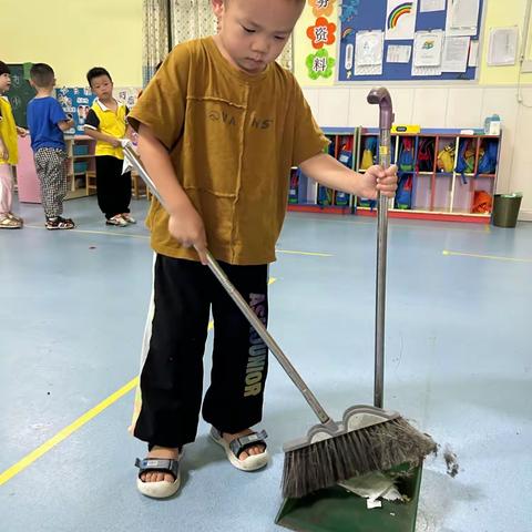 明泽幼儿园中二班【张毅轩】2022-2023年下学期个人成长记录