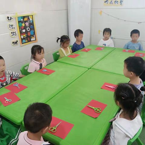 永和中心幼儿园中二班手工剪纸