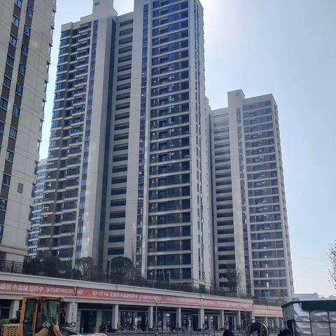 麓谷山湖郡B5及周边施工进度