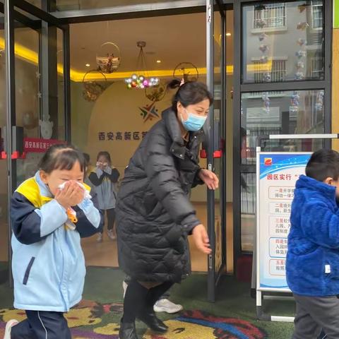 【高新教育】防火防灾 重于泰山—高新区第三十三幼儿园消防安全演练