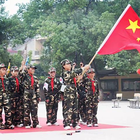 黄泥塘镇中心小学：红色诵读庆国庆，励志少年大练兵