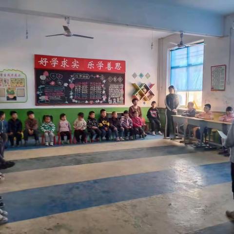 经典诵读，浸润校园