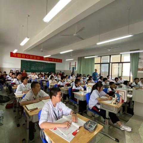 水荡生涟漪，石击发灵光——龙岩一中锦山学校与永安一中附属学校语文组开展校际教研交流活动