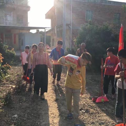 乌坭小学师生“冬送温暖、情暖人心”