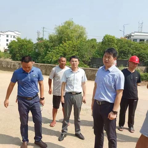 领导关怀暖人心 砥砺前行加油干——余干县教体局党委书记、局长李建军等领导莅临三湖初中调研指导工作